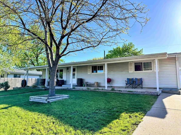 1108 S 5th St, Prairie Du Chien, WI 53821