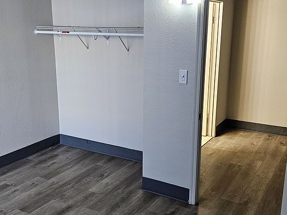 5th image of 2420 W Thomas Rd #136