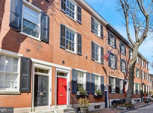 318 S American St, Philadelphia, PA 19106