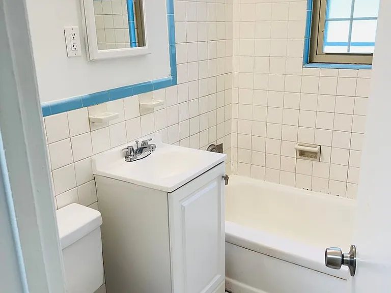 8717 Plymouth St — Photo 6