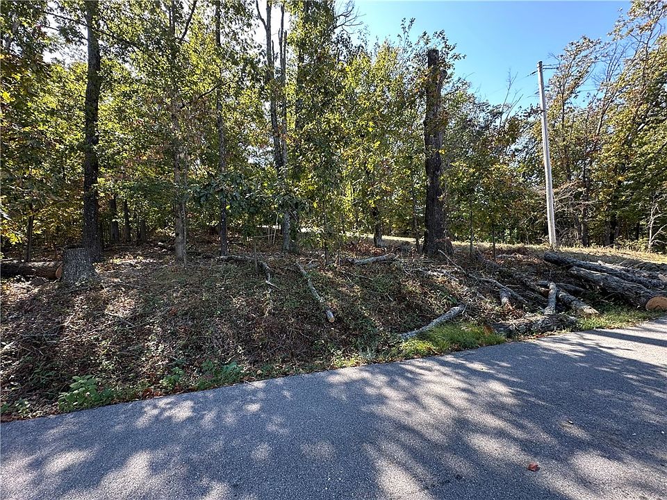 1st image of Ipstone Ln #6