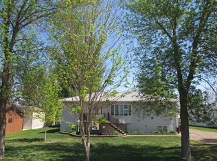 5801 Lake Shore Est, Beulah, ND 58523