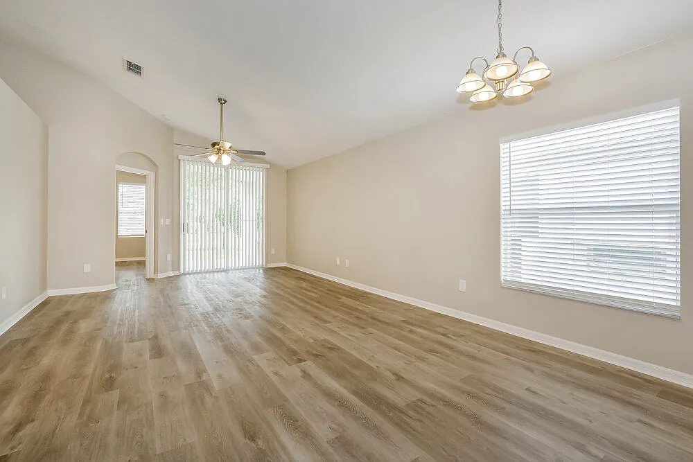 4 bed, 2.0 bath, 1841 sqft, $3,730 — Photo 4