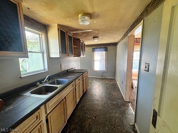 4th image of 1007 29th St