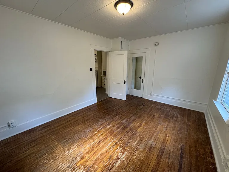 616 S Grand Ave — Photo 7