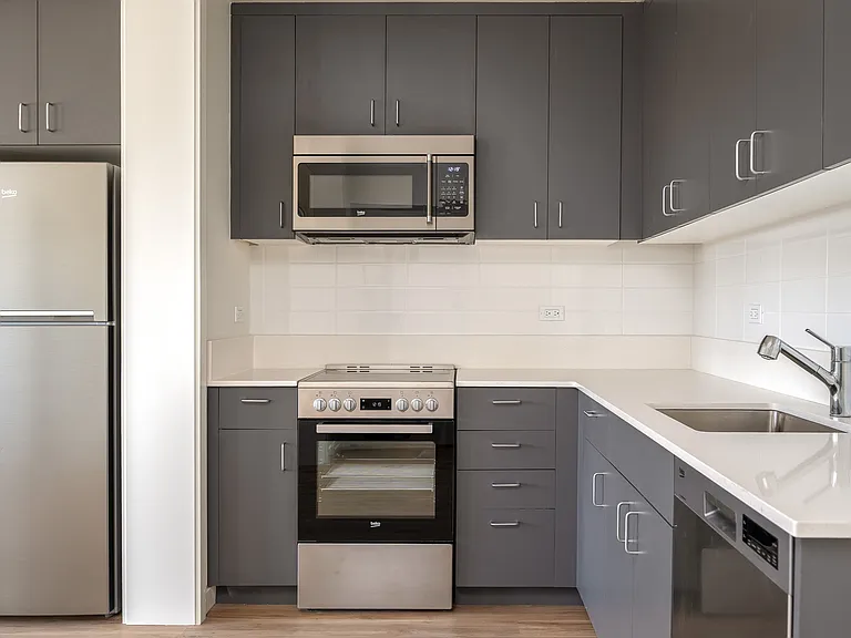 Steppe Apartments | One Bedroom B Kitchen