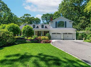 4 Susan Ct, Setauket, NY 11733