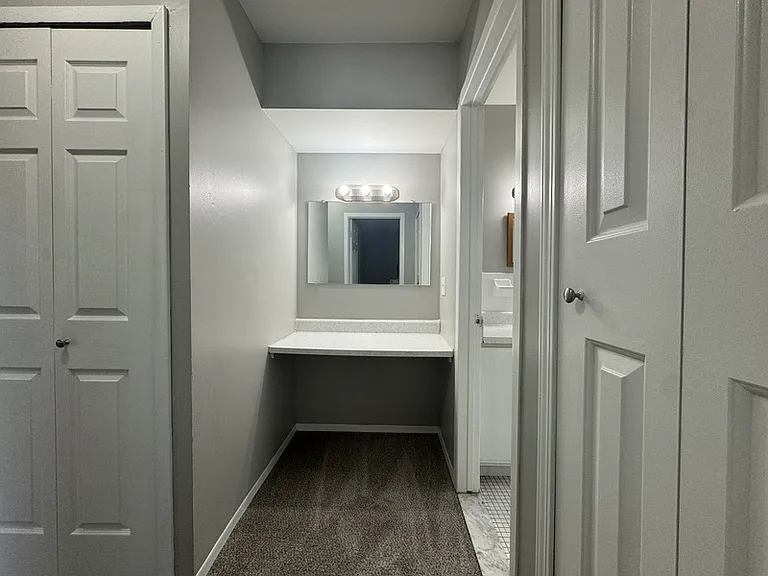 939 James St #11 — Photo 9
