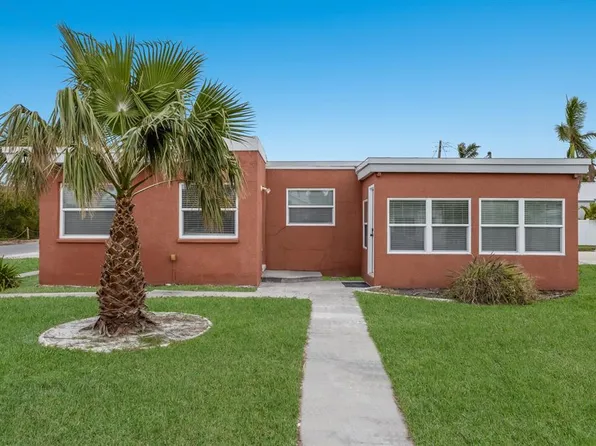 2715 Avenue C, Holmes Beach, FL 34217