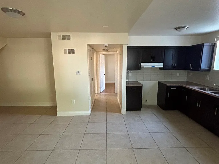 148 E 84th Pl — Photo 4