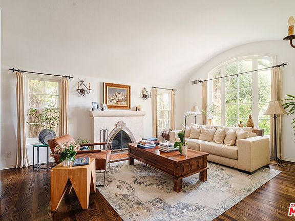 2nd image of 10568 Blythe Ave
