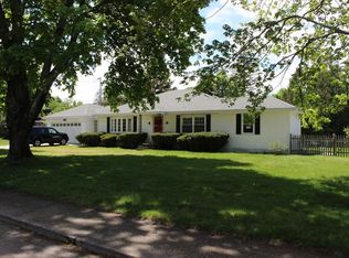 66 Elm St, Uxbridge, MA 01569