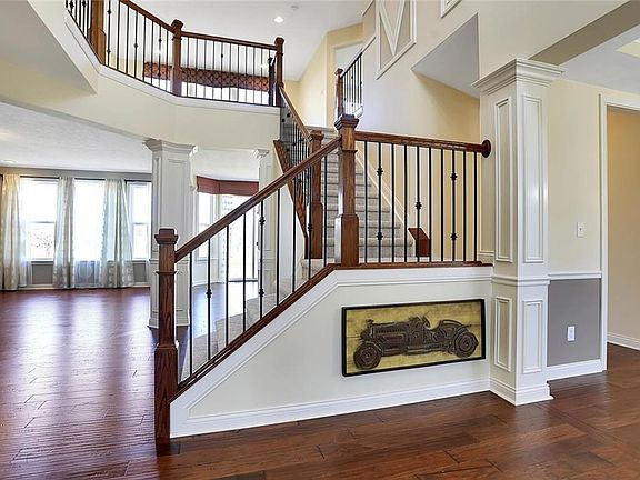 3rd image of 2534 Heathermoor Park Dr S