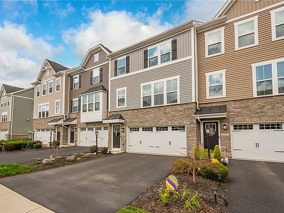 3rd image of 4031 Crown Dr