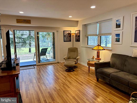 2nd image of 13 Fairway Rd #13D