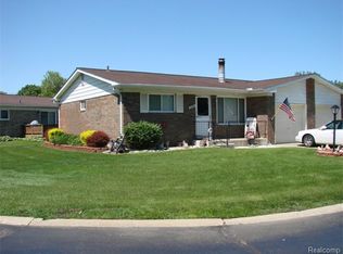 28528 Dino Cir, Chesterfield, MI