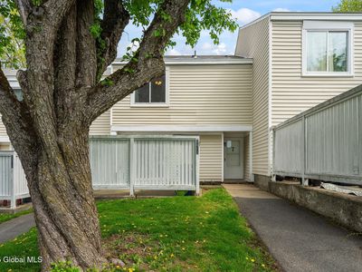 2403 S Rockport Court, East Greenbush, NY, 12061