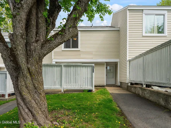 2403 S Rockport Court, East Greenbush, NY 12061