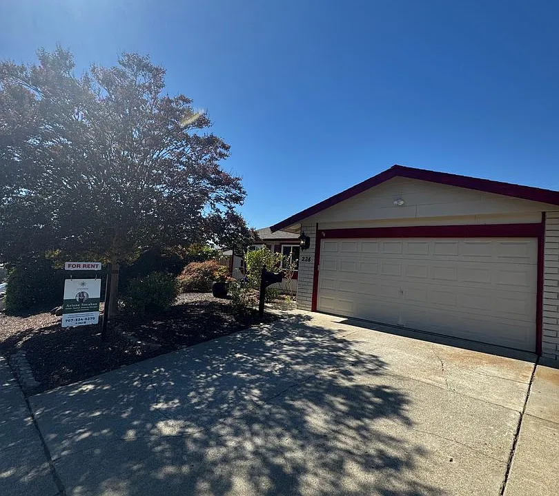 228 Essex Way