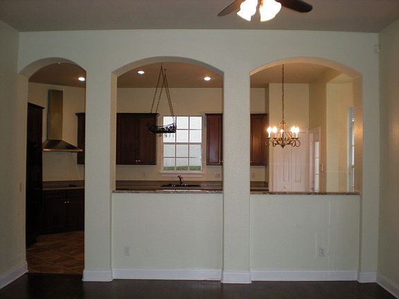 3rd image of 4019 Avalon Park Blvd E