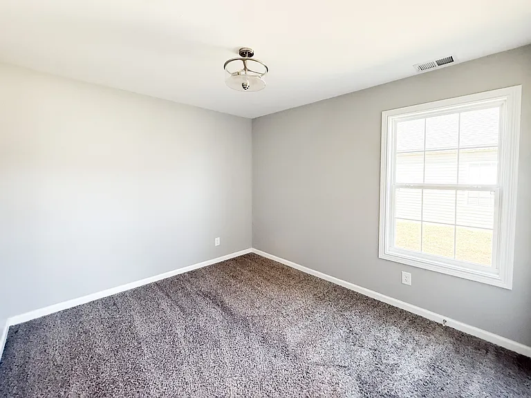 1616 Parkside Dr — Photo 17