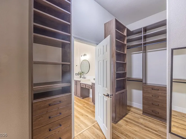 8217 Cabin Springs Ave — Photo 4
