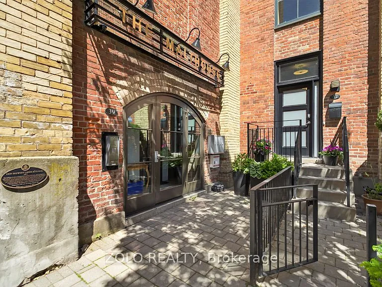 39 Old Brewery Ln #3 — Photo 1
