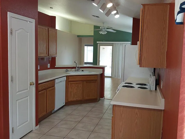 7634 W August Moon Pl — Photo 3