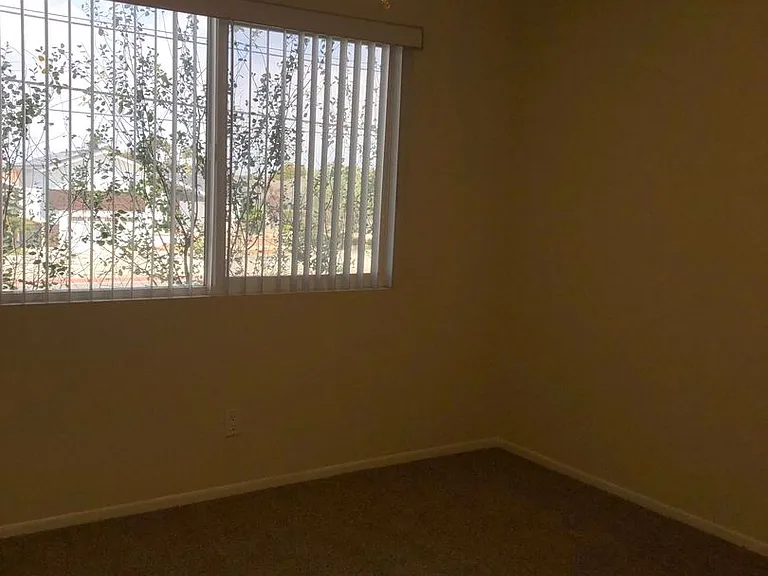 8362 Atlanta Ave — Photo 15