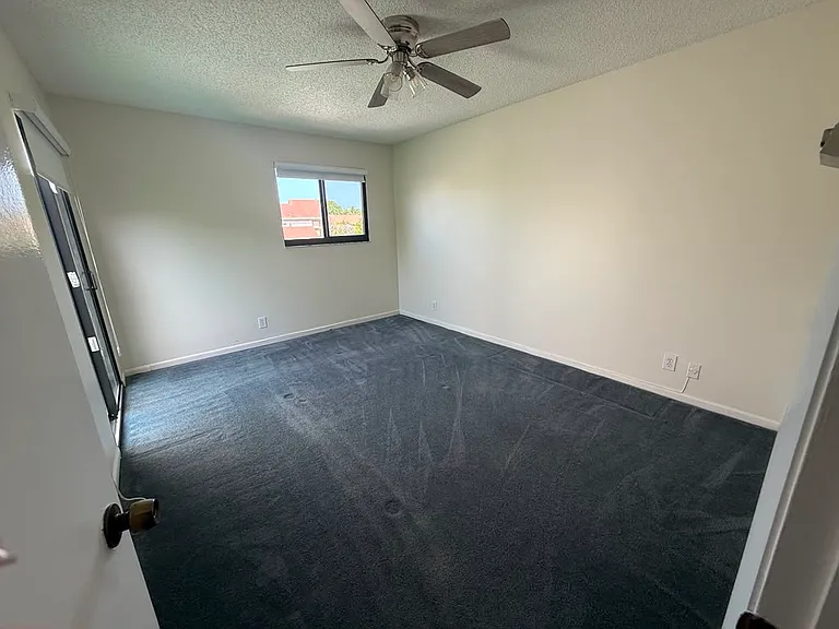 6744 Canary Palm Cir — Photo 31