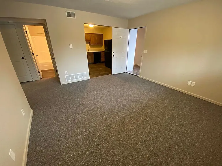415 Grover St #11 — Photo 3