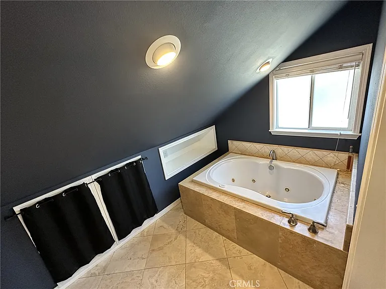 604 Village Ct — Photo 38