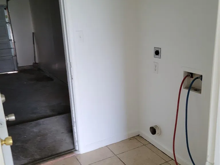 7915 Summerfern Ct — Photo 11