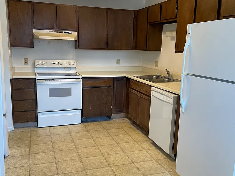 1041 Ponderosa Way #C — Photo 2