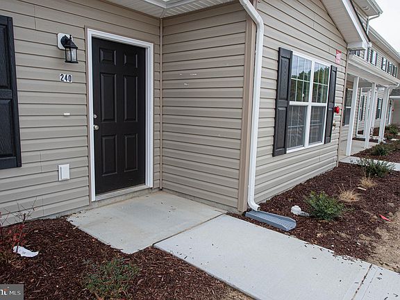 4th image of 240 Morgans Ct