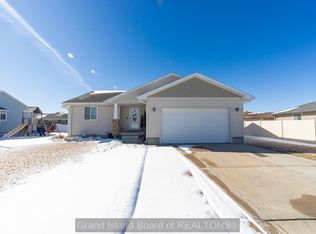308 Orchardgrass Dr, Grand Island, NE 68803