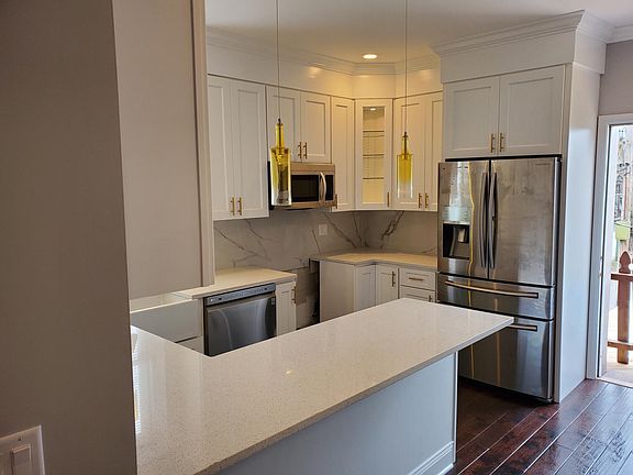 3rd image of 2015 McNair Ave #2
