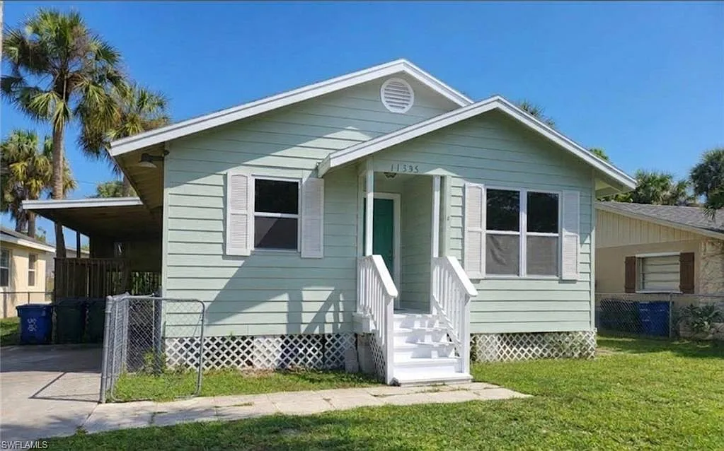 3 bed, 2.0 bath, 1156 sqft, $2,100 — Photo 1