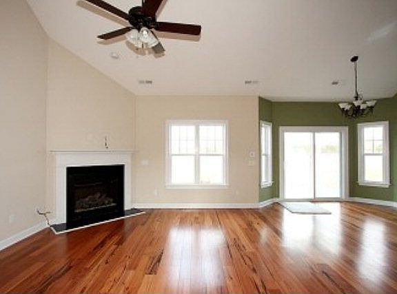 3rd image of 209 Willow Pond Dr
