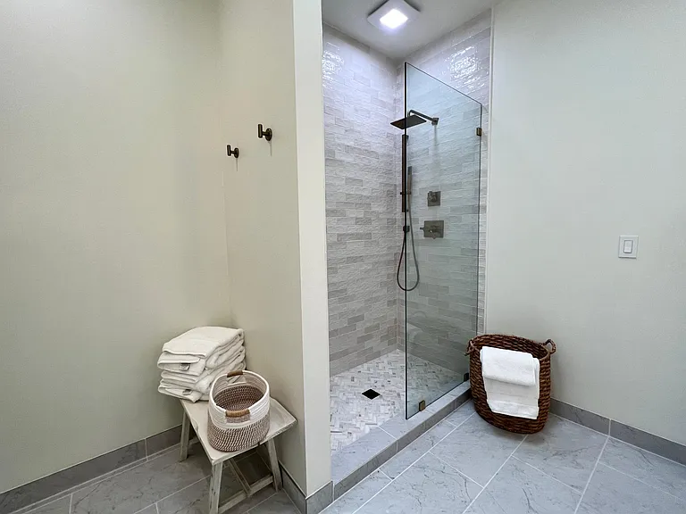 Bathroom 4