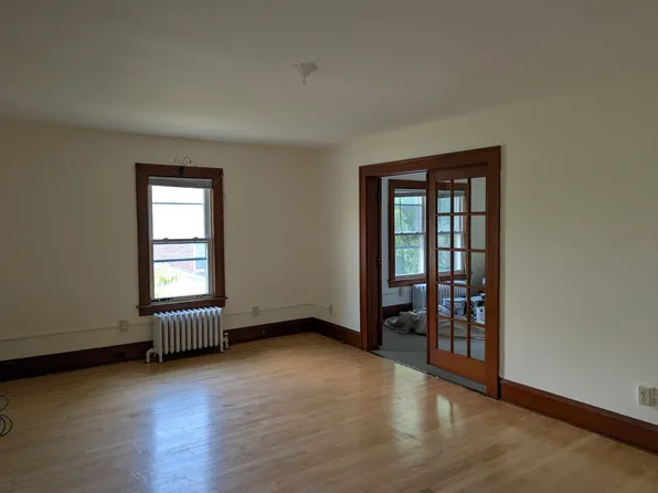 2 3rd Floors #121, Burlington, VT 05401