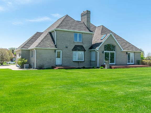 4th image of 21120 Alicia Ct