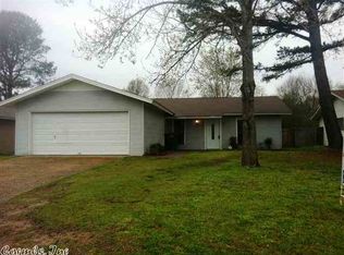 205 Club Ln, Conway, AR 72034