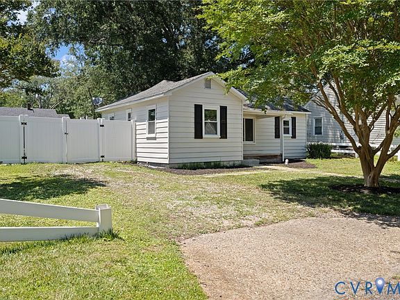 2nd image of 2911 Poplar St