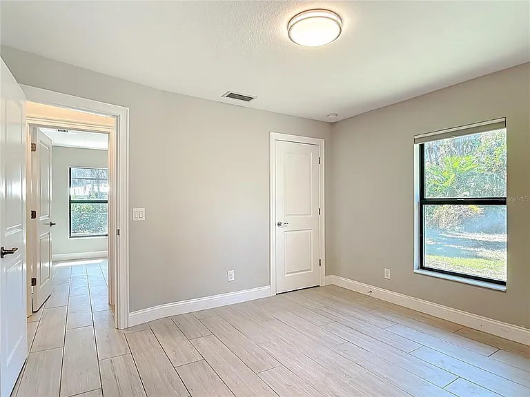540 Alabama Ave — Photo 31
