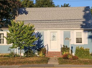 1030 Greenwich Ave, Warwick, RI 02886