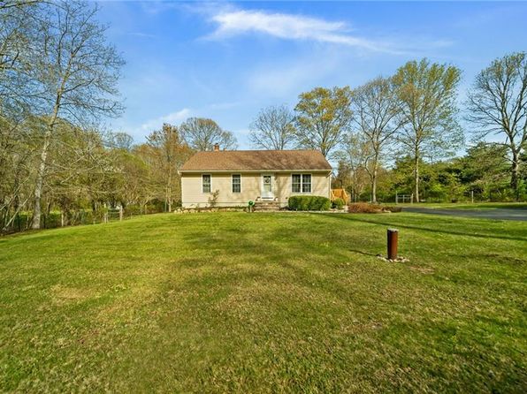 5 Beech Hill Rd, Ashaway, RI 02804