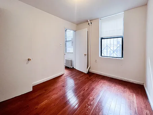 Rented by Kahen Properties | media 10