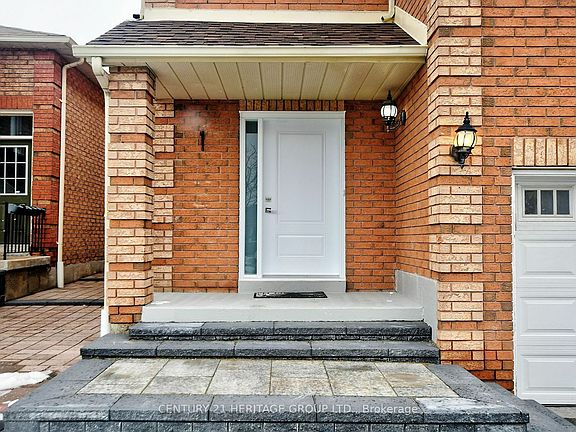 2nd image of 111 Hudson Cres