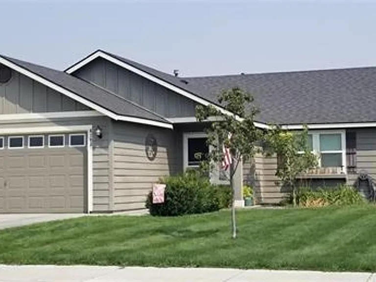 6103 Maryhill Ln — Photo 1